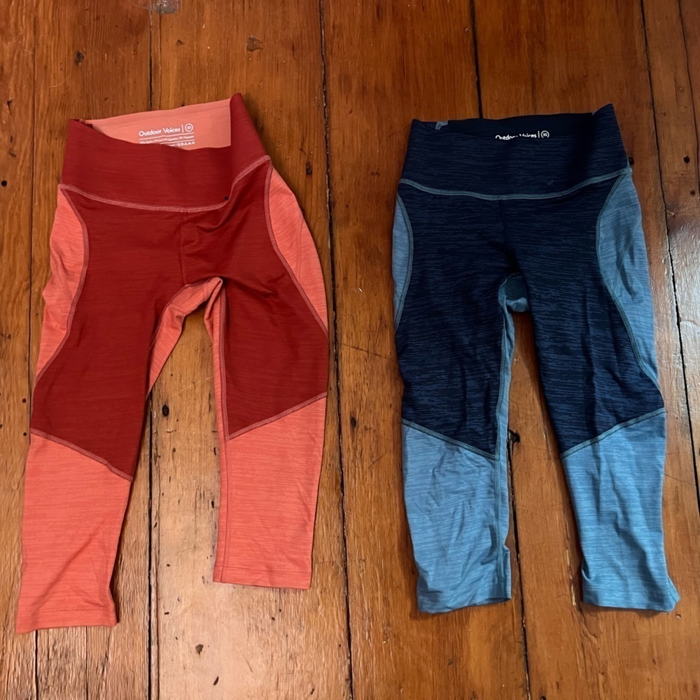 Outdoor voices Pair of kneecap leggings XS no flaws blue orange